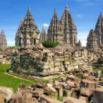 15 Bangunan Bersejarah di Indonesia yang Memukau