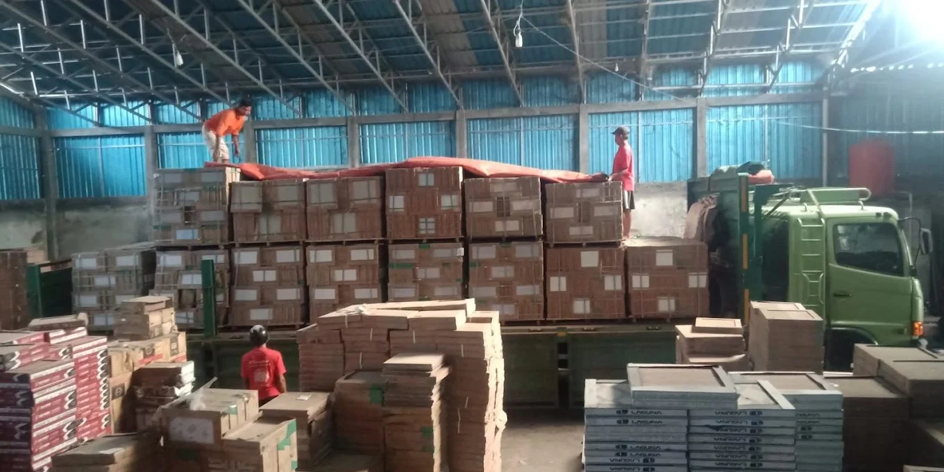 Toko Bangunan Terdekat di Jember dari Tempat Saya & Review