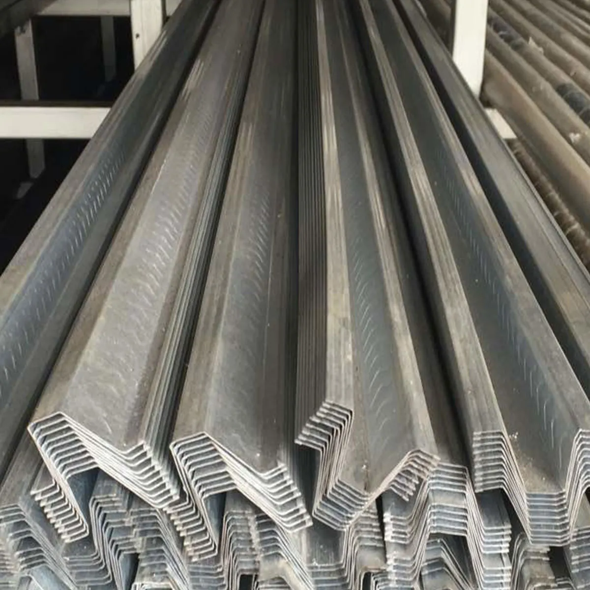 reng baja ringan r28 x 0 40mm x 6m