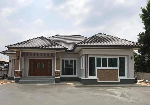 Atap Limasan dengan Pencahayaan Alami