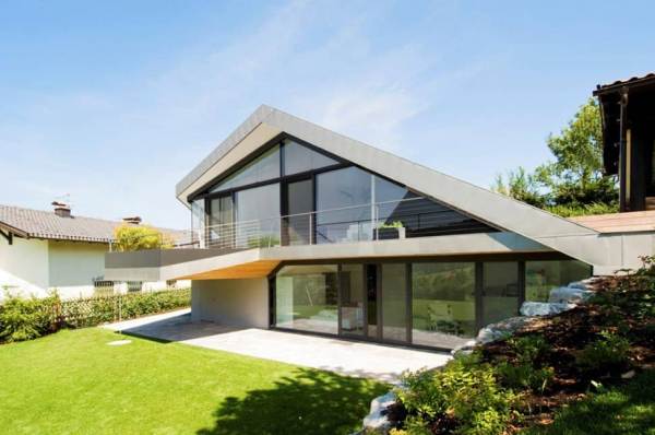 Desain Rumah Tingkat Minimalis Desain Atap Tak Beraturan
