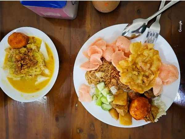 Encim Sukaria, Nasi Uduk dan Ketupat Sayur Rasa Rumah