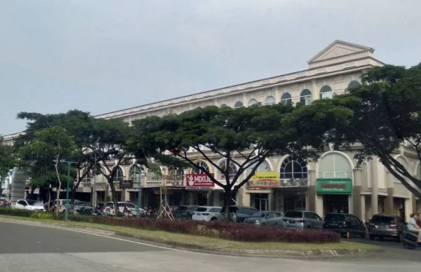 Fasilitas Umum dan Sosial di Sekitar Jalan Green Lake City Boulevard