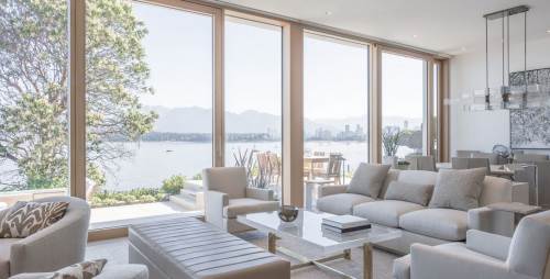 Penta House yang Tajam Tapi Elegan