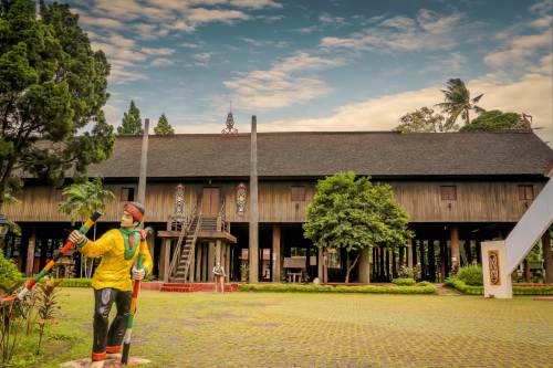 Rumah Betang Kalimantan Tengah