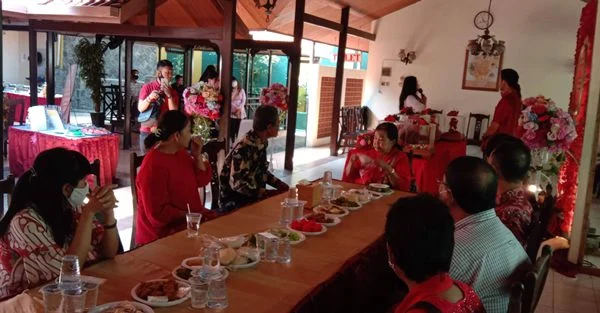Rumah Makan Kelapa Kuning, Buat yang Mau Makan Sekeluarga