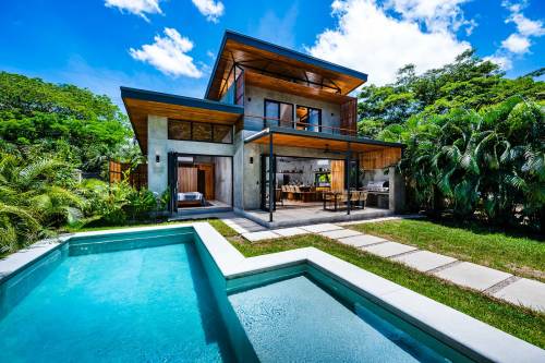 Rumah Mewah Tropis Modern