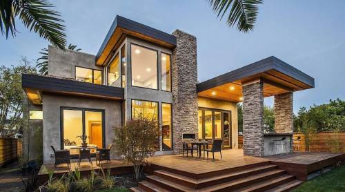Rumah dengan Jendela Gede Banget