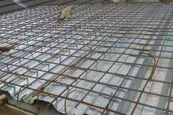 Simulasi Biaya Cor Bondek untuk Proyek Ringan