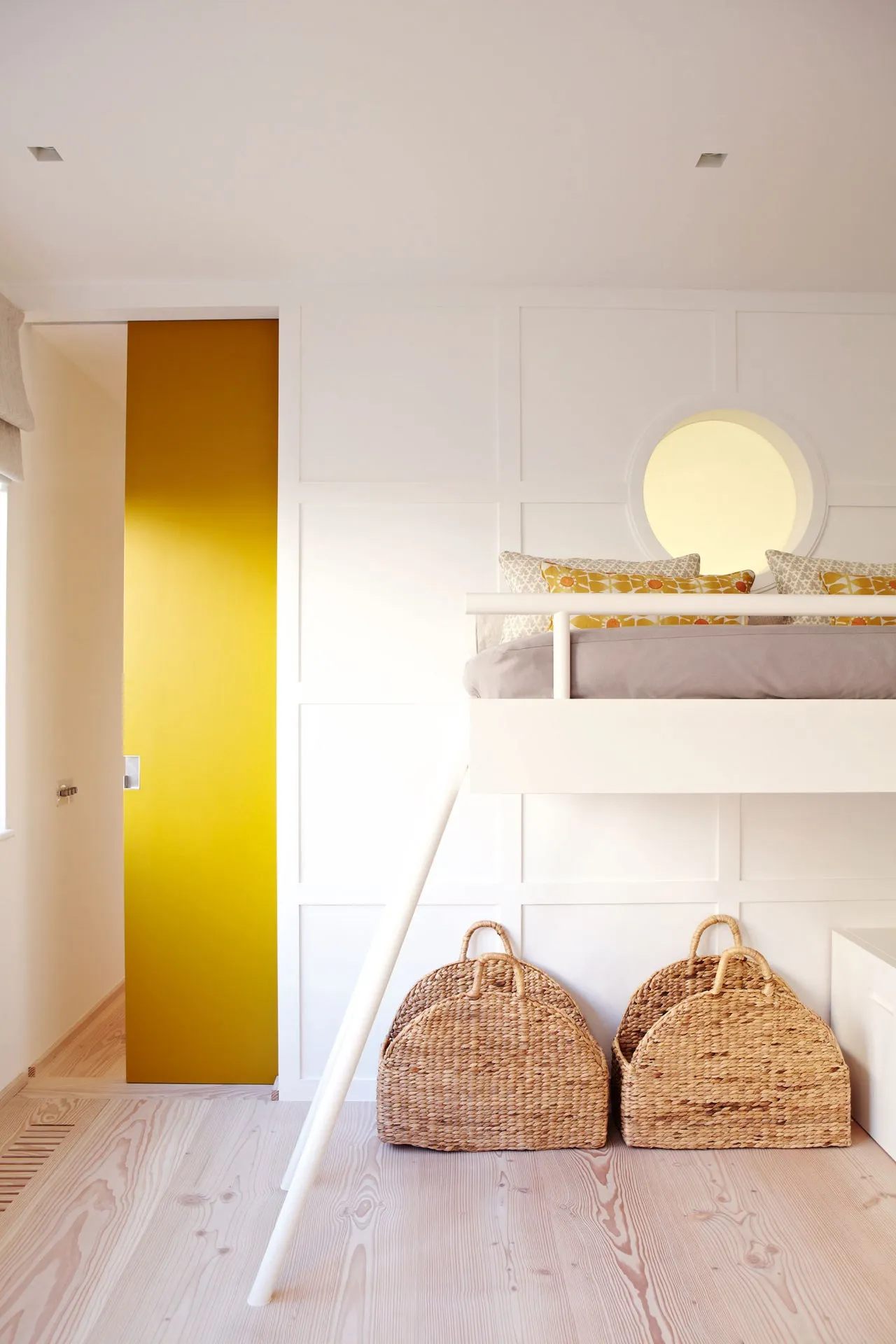 22 Desain Kamar Untuk Anak Perempuan yang Cantik 20 Solusi Kamar Kecil dengan Tempat Tidur Geser