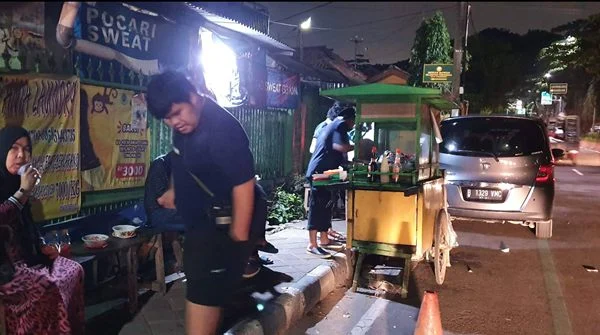 Soto Marjuk, Si Jagoan Malam Hari