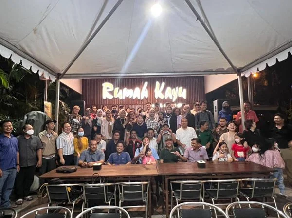Taman Santap Rumah Kayu Tangerang