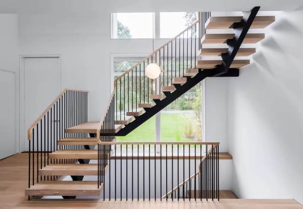 Tangga Kayu Railing